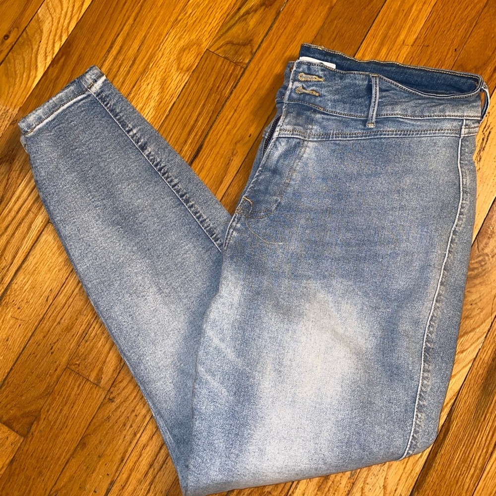 14 PLUS  Forever 21 Light Blue Skinny Jeans